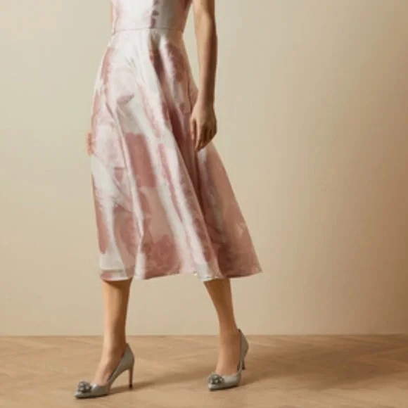 Ted Baker Darlill Metallic Brooch Heel Pump Silver Ted Baker London - Picture 8 of 16